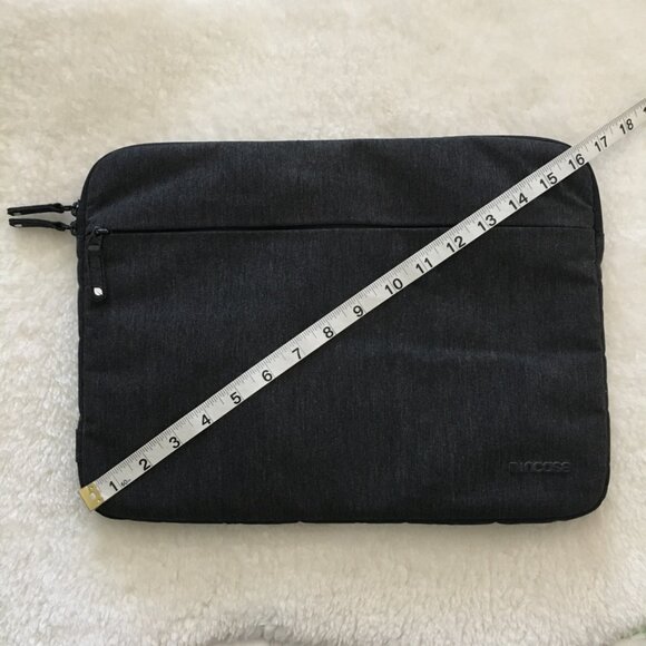 Incase Laptop Sleeve 14"x10" Gray 16" Diagonal - Picture 11 of 12
